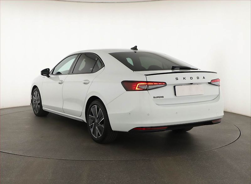 Škoda Superb (2025) 2.0 TDI, SPORTLINE, KAMERA - fotka 4 z 20