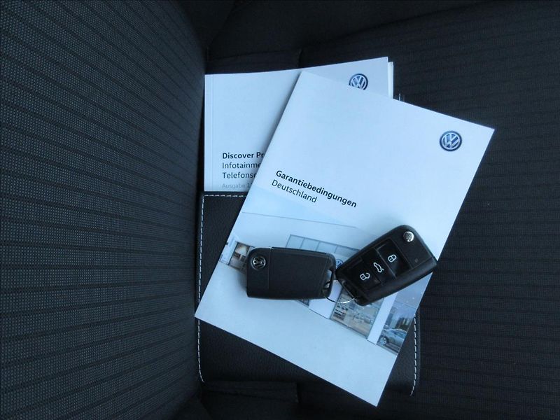 Volkswagen Golf 1,5 TSI 110kW DSG Edice Sound - fotka 15 z 16