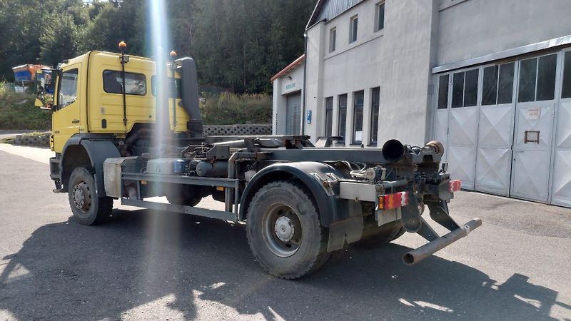 Mercedes-Benz Axor (2008) kontejner 4x4 - fotka 10 z 13