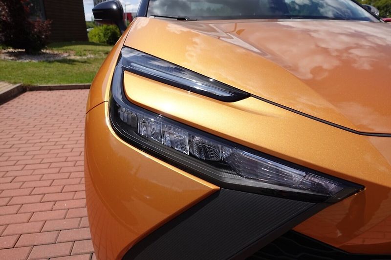 Toyota C-HR 2,0 PHEV Plug-in Style bi-tone - fotka 33 z 33