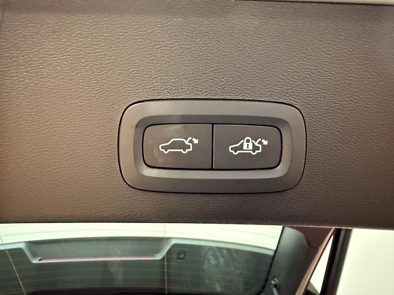Volvo XC40 B4 Plus Bright DCT - fotka 13 z 13