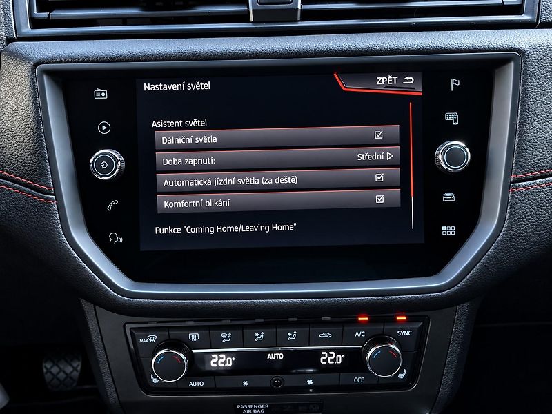 Seat Arona (2020) 1.5 TSI 110 kW FR - fotka 22 z 35