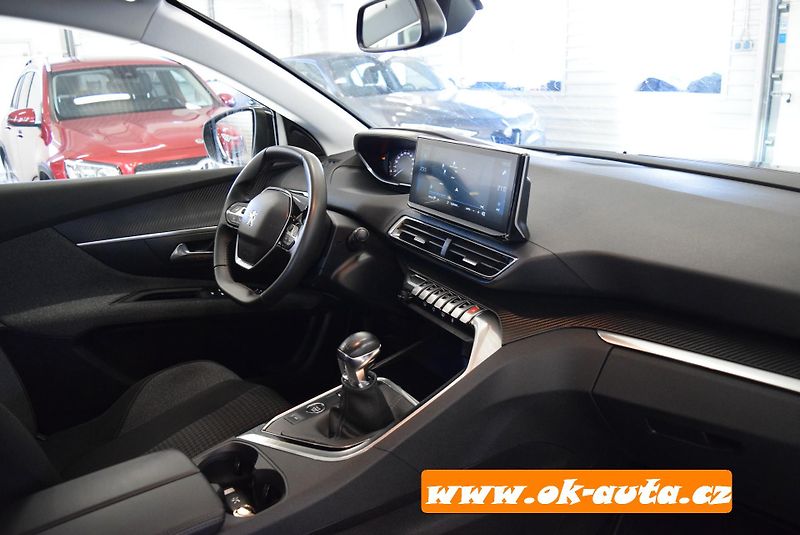 Peugeot 3008 1.5 HDI ACTIVE PACK 96 kW 2022 - fotka 32 z 61