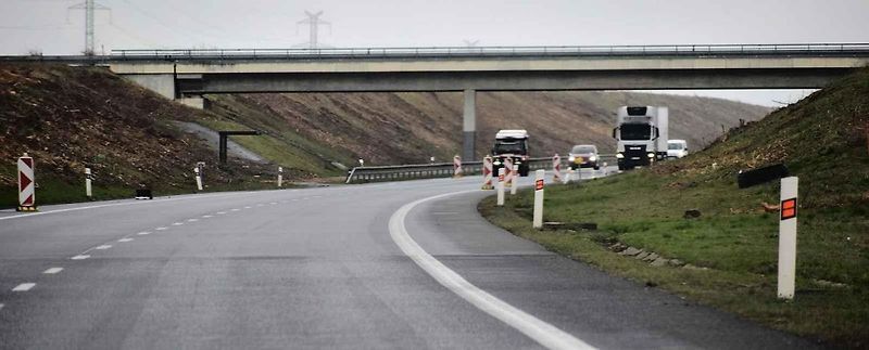 Vizualizace ukazuje, jak bude vypadat dálnice D7 mezi Slaným a Panenským Týncem na Lounsku.