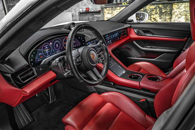 Porsche Taycan Turbo S PCCB/PDCC/PDLS+/PTV/BU - fotka 14 z 30