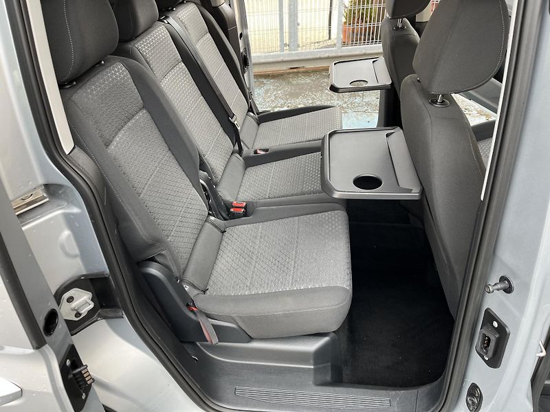 Volkswagen Caddy (2023) 2.0TDI 90KW Tourneo Connect 6r - fotka 12 z 33