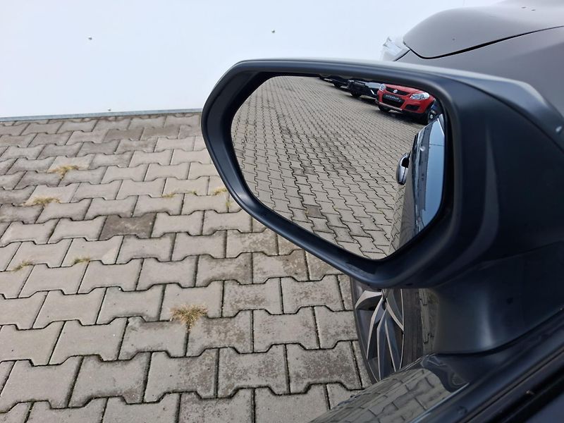 Toyota Corolla 1.8 HSD e-CVT GR Sport - fotka 24 z 24