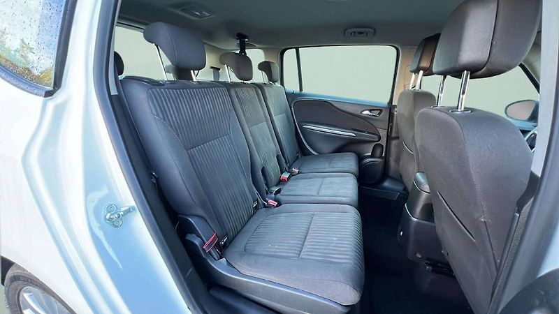 Opel Zafira Enjoy Tourer 2.0 CDTI MT6 (96 - fotka 31 z 38