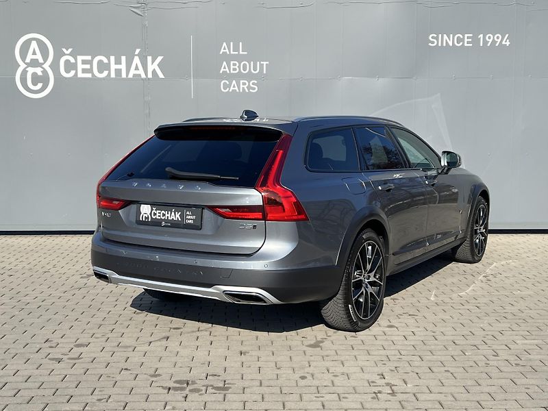 Volvo V90 (2019) 2.0d*173Kw*CrossCountry*4x4*AT - fotka 5 z 43