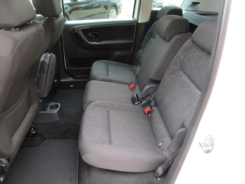 Škoda Roomster 1,2TSI-63KW-NOVÁ STK - fotka 9 z 18