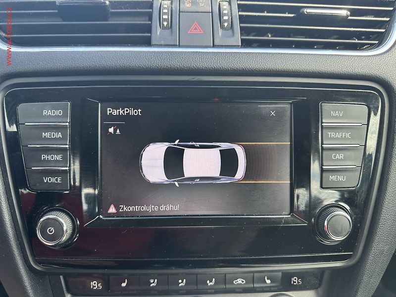 Škoda Octavia (2016) 2.0 TDi 4x4, ČR, Elegance - fotka 16 z 16