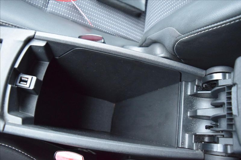 Renault Scénic 1,9 DCI 96KW TAŽNÉ NAVI KAMERA - fotka 55 z 57