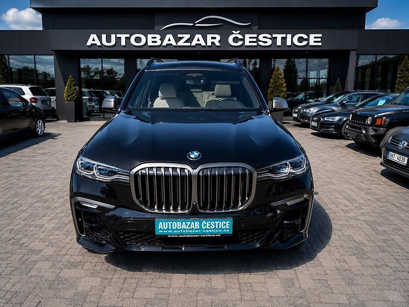 BMW X7 M50d INDIVIDUAL 7 MIST  - fotka 2 z 29