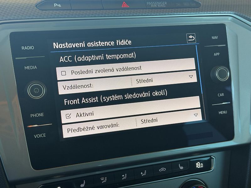 Volkswagen Passat 140kW 4Motion DSG Alltrack - fotka 14 z 31