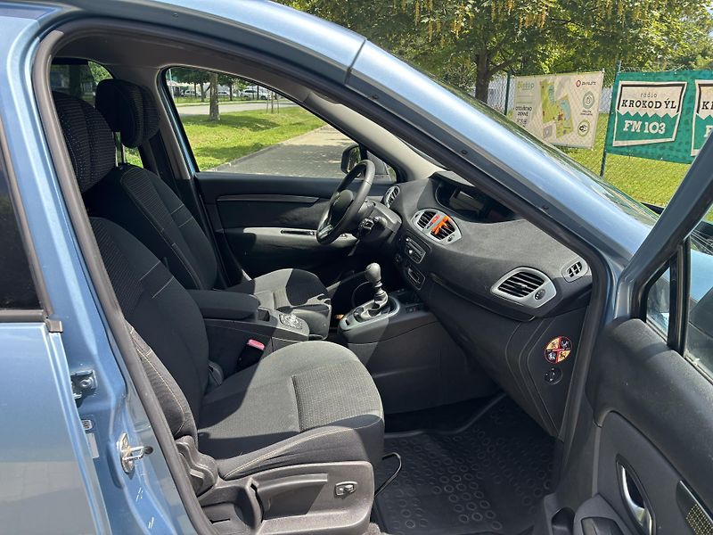 Renault Scénic 1.4 TCe Dynamique - fotka 19 z 26