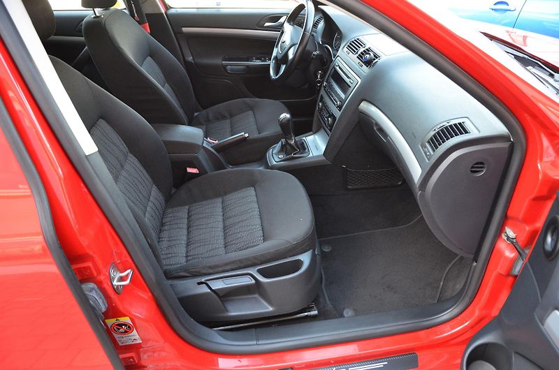 Škoda Octavia (2009) 1.9 TDi 77kW BXE Elegance / ČR - fotka 14 z 30