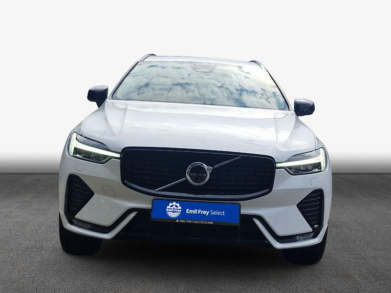 Volvo XC60 B5 AWD Plus Dark - fotka 3 z 15