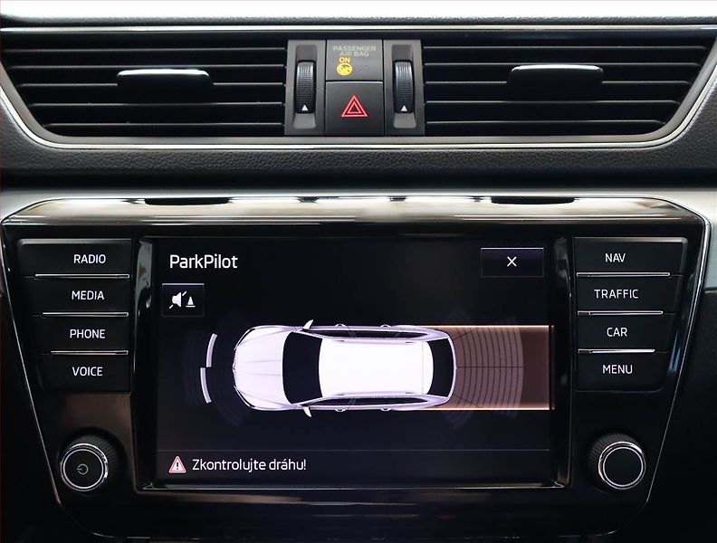 Škoda Superb (2016) Style 2.0 TDI, Automat, Navi - fotka 16 z 22