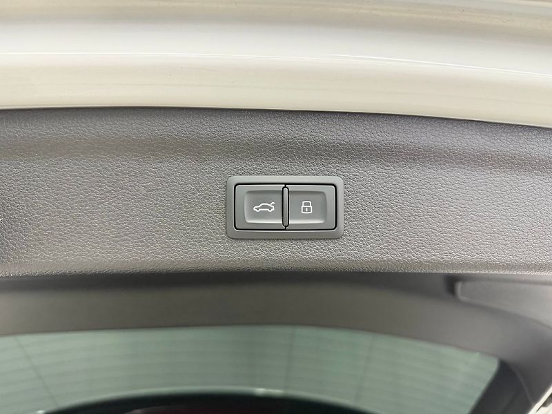 Audi Q3 2.0 TDI 142KW QUATTRO S-TRONIC - fotka 23 z 24