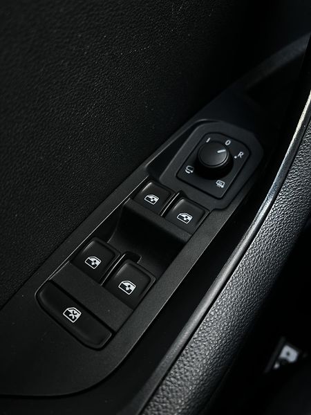 Škoda Karoq 1.5TSI DSG 110kW Style TZ - fotka 17 z 21