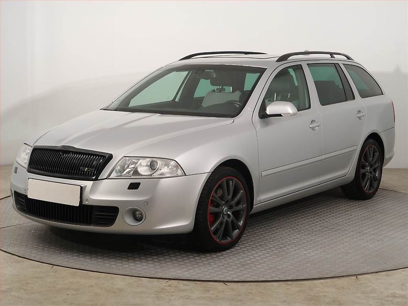 Škoda Octavia (2008) RS 2.0 TDI, Serv.kniha, Xenony - fotka 2 z 14