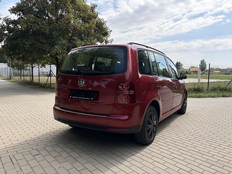 Volkswagen Touran 1.6 75KW 7 míst Trendline  - fotka 10 z 33