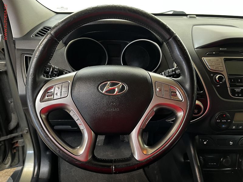 Hyundai ix35 (2011) 2.0CRDi 4x4, ČR, Xenon, AC - fotka 14 z 15