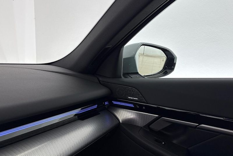 BMW Řada 5 540d xDrive Sedan - fotka 17 z 24