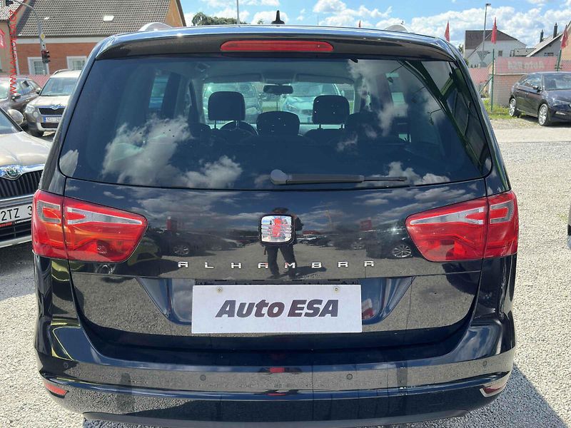 Seat Alhambra (2014) 2.0TDi, DSG, navi, bixen - fotka 5 z 19
