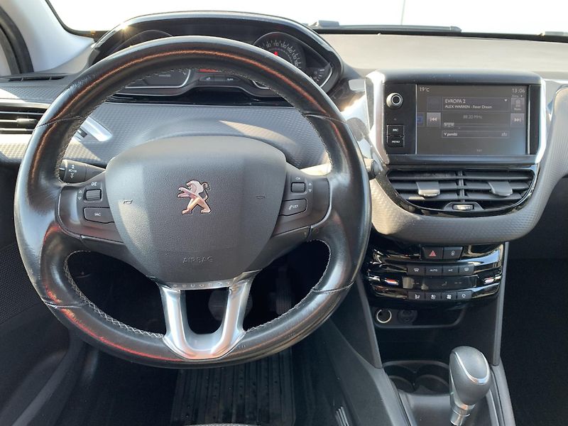 Peugeot 208 ALLURE+ 1.2 PureTech 81kW AT - fotka 16 z 22