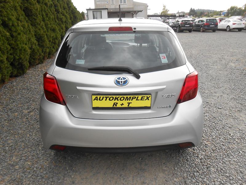 Toyota Yaris 1.5VVTiHybrid,NAVI,KAMERA,AUT - fotka 7 z 39