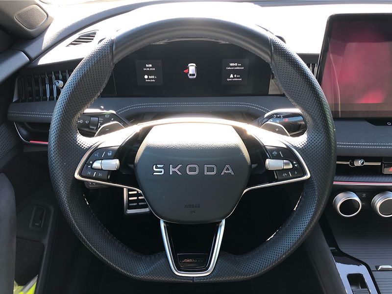 Škoda Superb Combi 2.0 TDi DSG 7st. SPORTLI - fotka 18 z 30