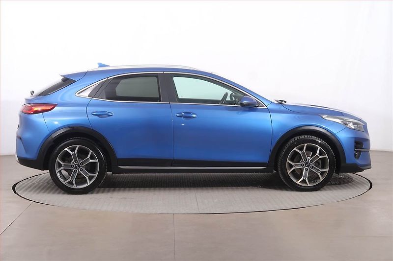 Kia XCeed (2020) 1.6 CRDi, Automat, Serv.kniha - fotka 6 z 26