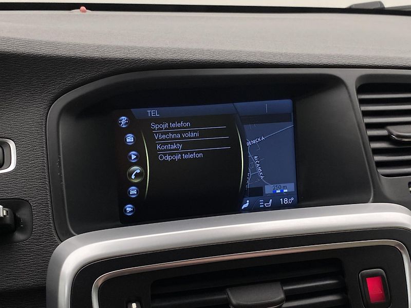 Volvo S60 D3 SUMMUM AUT  - fotka 37 z 46