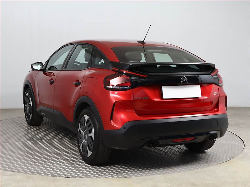 Citroën C4 (2021) Feel 1.2 PureTech, ČR,1.maj - fotka 4 z 15