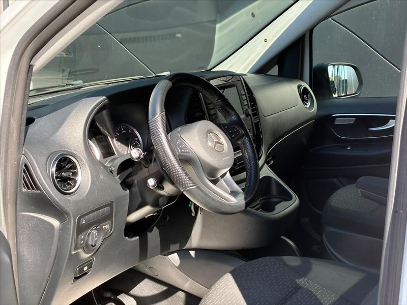 Mercedes-Benz Vito 2,0 114 CDI / Tourer Select / - fotka 8 z 16