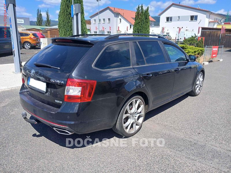 Škoda Octavia (2016) 2.0 TDi 4x4, AT, navi, bixen - fotka 2 z 3
