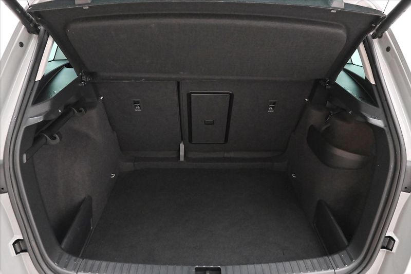 Škoda Karoq 2,0 TDI 85 kW DSG TAŽNÉ Záruka - fotka 10 z 32