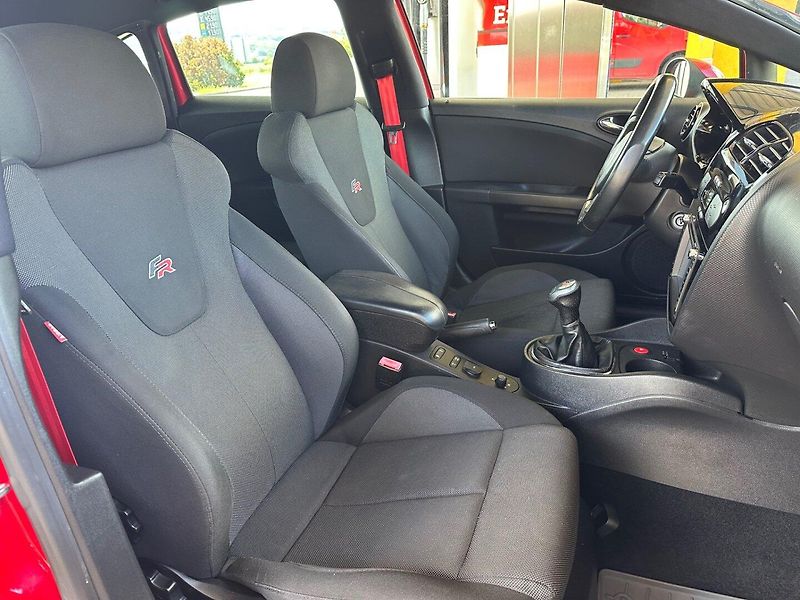 Seat Leon (2008) 2.0TDi FR - fotka 10 z 16