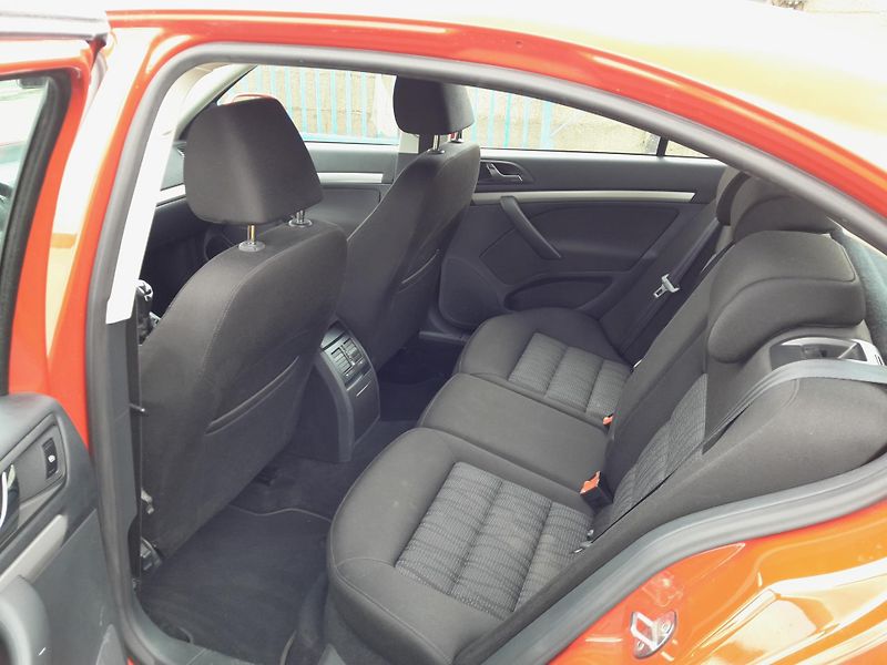 Škoda Octavia (2012) 1,2 TSI 77KW serviska 2x klíč - fotka 10 z 16