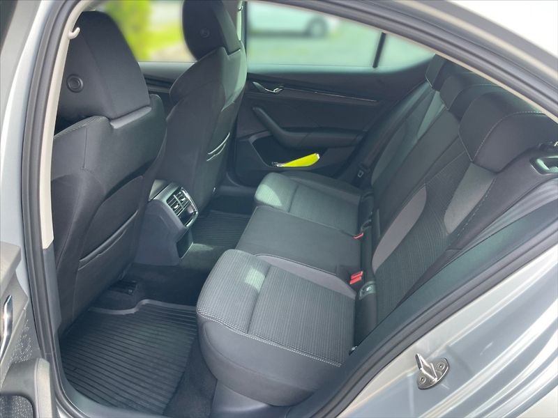 Škoda Octavia 2,0 TDI 85 Ambition AT - fotka 8 z 11