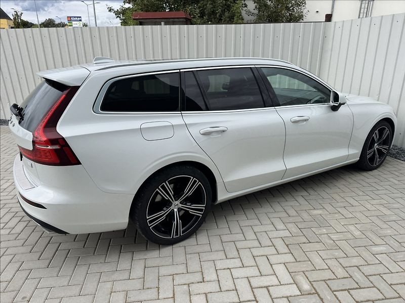 Volvo V60 2,0 T6 AWD Inscription DPH ČR - fotka 13 z 50