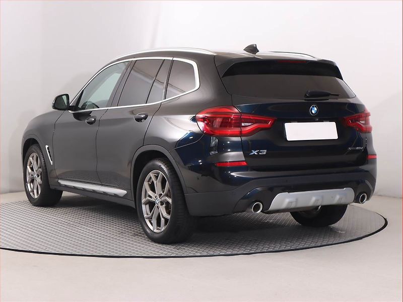 BMW X3 (2018) xDrive20d - fotka 4 z 21