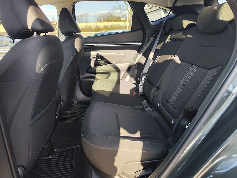 Hyundai Tucson 1.6 T-GDI/110kW Smart Navi DCT - fotka 12 z 33