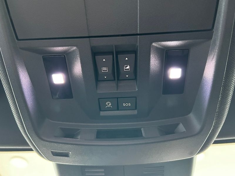Opel Grandland GS Hybrid 1,2T 145k Automat+ZP - fotka 27 z 30