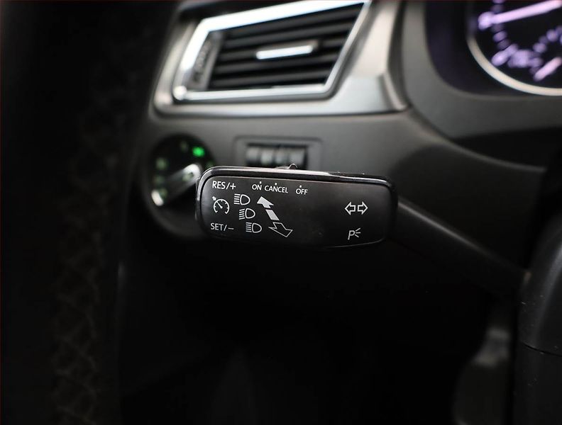 Škoda Rapid (2015) Ambition 1.2 TSI, Tempomat - fotka 10 z 15