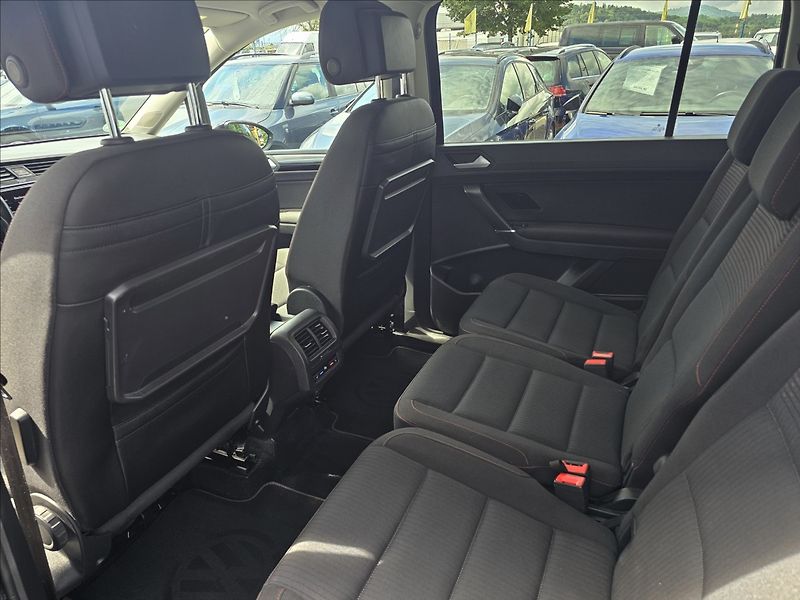 Volkswagen Touran 1,4 Tsi 110KW DSG Sound 7MÍST - fotka 26 z 47