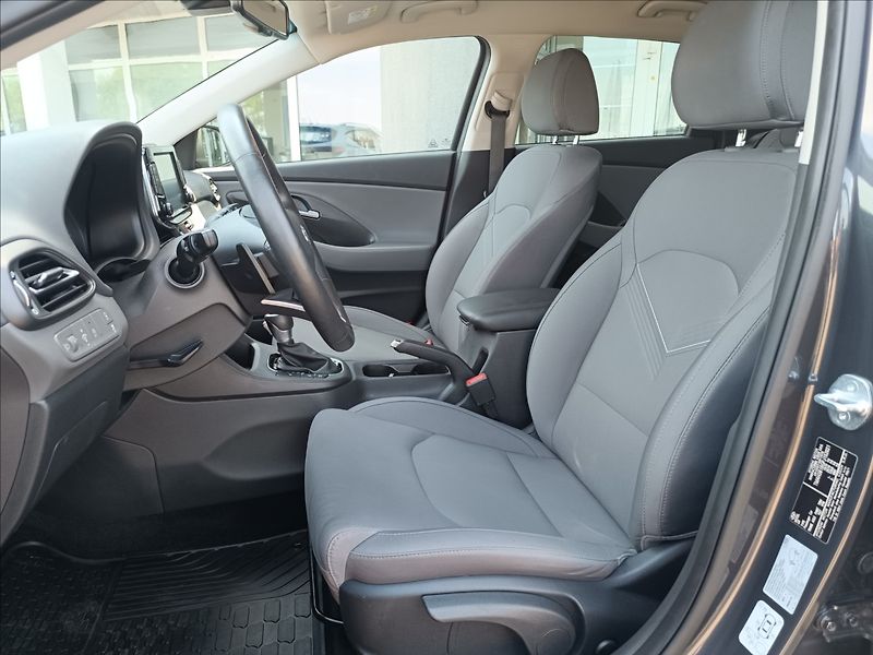 Hyundai i30 1,0 T-GDi Smart DCT - fotka 9 z 22
