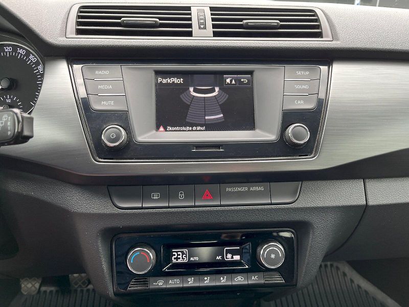 Škoda Fabia (2015) 1.4 TDI 66kW Style - fotka 13 z 23