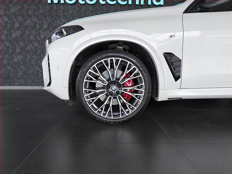 BMW X5 (2025) xDrive30d - fotka 10 z 21
